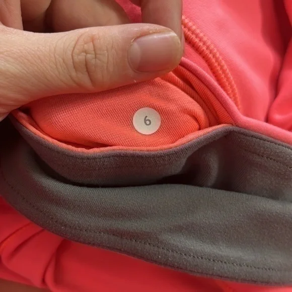 Lululemon reversible leggings size 6 - Picture 7 of 7